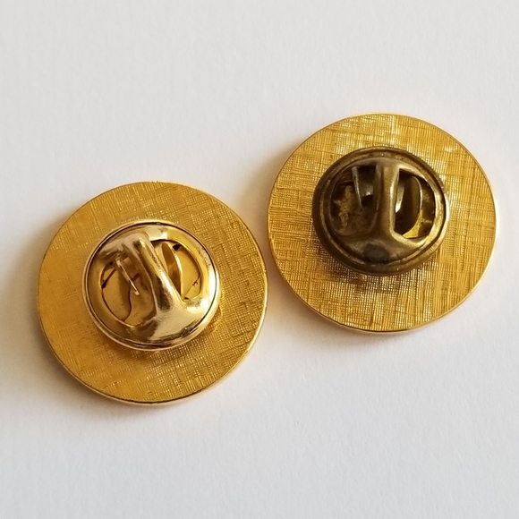 Relisted - Two Stoneham Rescue Thanks You lapel pins brooch gold tone metal - Picture 4 of 8